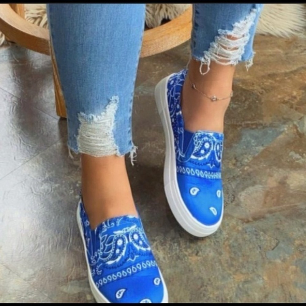 🔵Blue slip on bandana sneaker - Picture 3 of 4